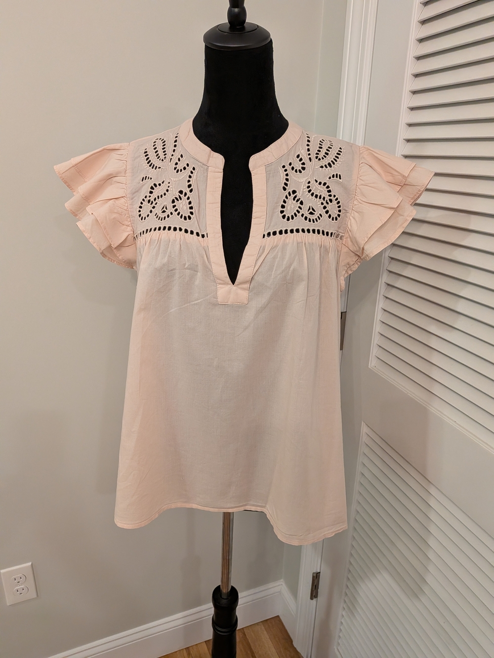 H&M Women's Pink Eyelet Flutter Sleeve Top Size L New No Tag